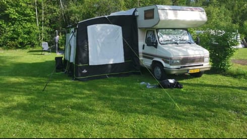 Globetrotter – 4p Dethleffs alcove uit 1993