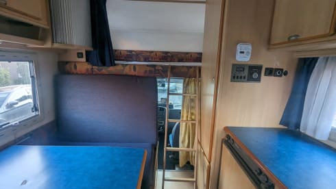 Dacha op wielen – 4p Eura Mobil alcove from 2000