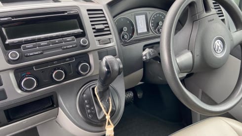 Camper di lusso VW T5 Automatic con 4 cuccette