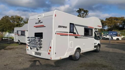 Zefiro 675  – 2022 Roller Team Zefiro 675 automatic 6 berth + 6 belts 