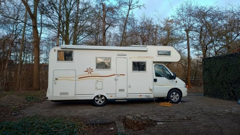 Superruime gezinscamper – 5p Elnagh Marlin 64 Alcove from 2001
