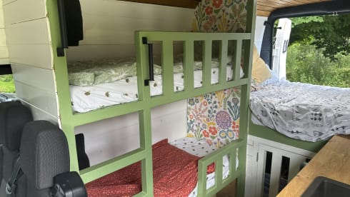 Reggie – Beautiful Family Campervan - Kids Bunks - Adults Double - Off Grid – Heater