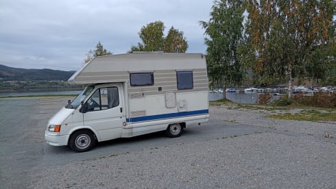 Spartaans Campertje – 3p Ford alcove from 1994