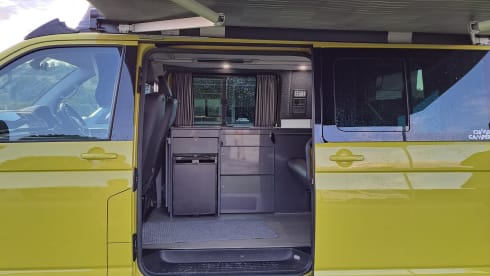 Bumblebee – Luxury 2019 Automatic vw campervan based nr Cockermouth