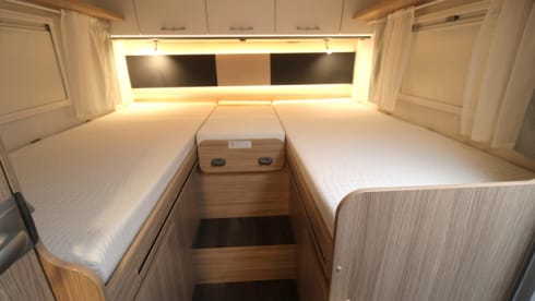 Luxury 4-person Sunlight 67S automatic from 2024