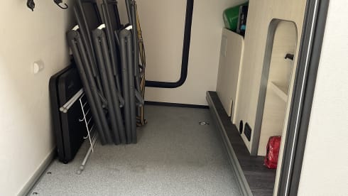 4p Challenger semi-integrated model 2023-limited edition