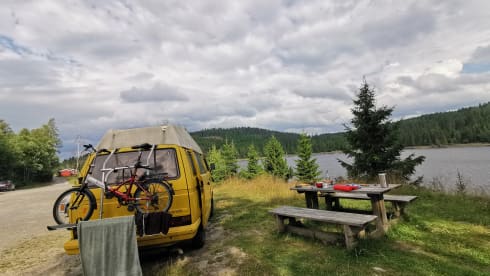 Sunny – 2p Volkswagen campervan from 1981