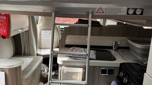 Maxi – 4 berth Benimar T482 automatic