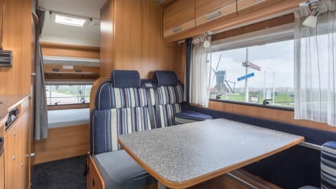 Dethleffs Advantage  – 4 person camper with bunk beds and air conditioning from 2011