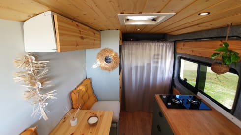 Super atmospheric & adventurous off-grid road trip camper!