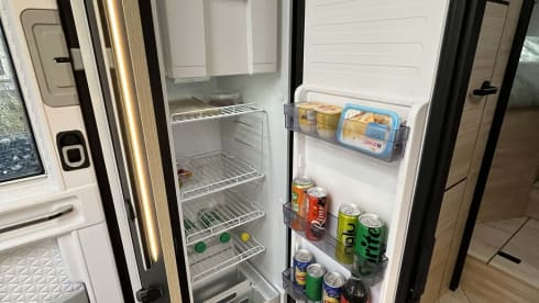 "Reverie" – Linea Titanium 797 Ford 165 AT8V Heavy 3 pers. bwj.2026