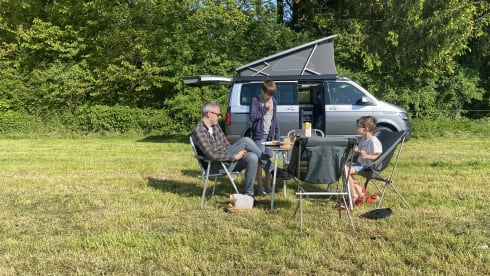 The Smiling Van – Camper Volkswagen per 4 persone, modello 2023