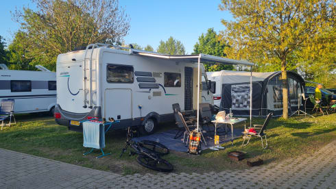 6 person family-friendly Hymer B644G
