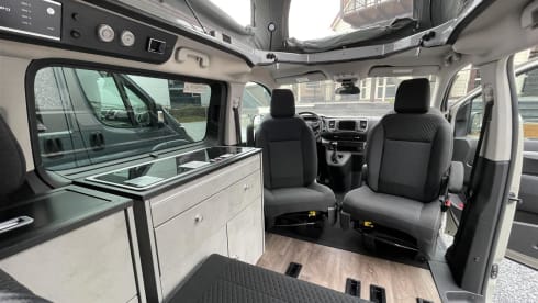Camper Dethleffs per 4 persone, modello 2021