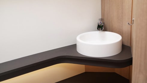 Nuovo di zecca, integrale di lusso a 4 posti dal 2024