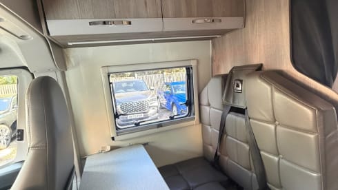 PEUGOUT – 4 berth Peugeot campervan from 2022