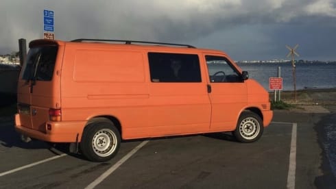 Orange Beast – 2 berth Volkswagen bus from 1996