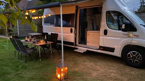Fully Equipped Dreamer Five Camper – Sleeps 5 – Ideal for Road Trips