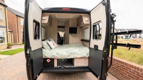 Tony – AUTOTRAIL 67 perfect for couples. Can sleep 4 with driveaway tent.