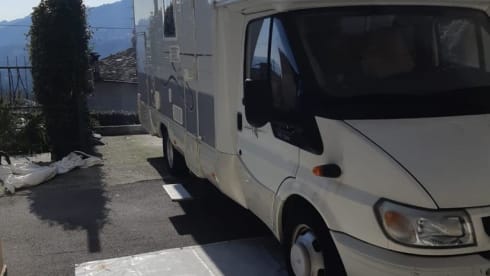 Lerry92 – Camper mansardato 6 posti con aria condizionata