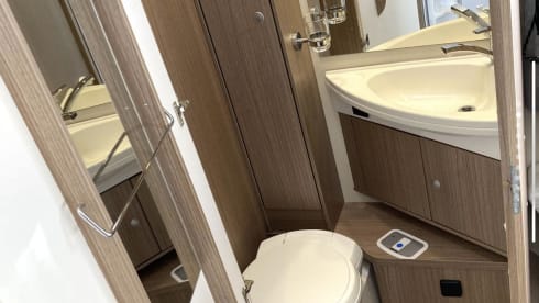 Goldie – 5 berth Carado integrated from 2018