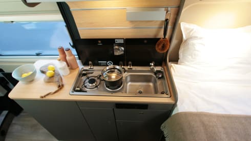 LMC Innovan 600 – Sturdy camper van with panoramic roof from 2022