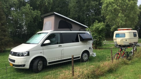 VW T5 Campervan met hefdak - compleet en van alle gemak voorzien