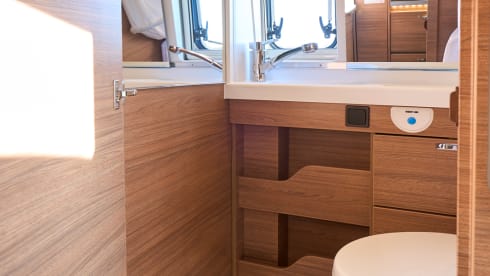 Knaus 600 ME met daktent – 4p Knaus rooftop from 2025