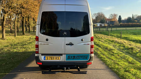 Bertus – Mercedes Sprinter 519CDI 3.0 V6 (191 hp) Automatic Bus Camper – B driving license –