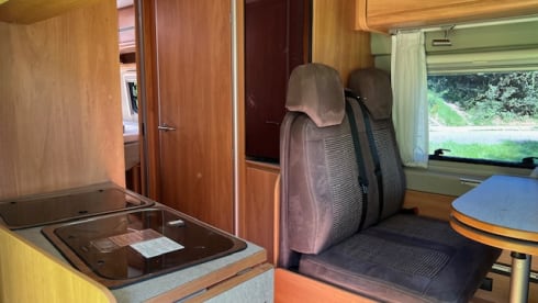 Lovely Hymer bus camper (with lifting roof?!)