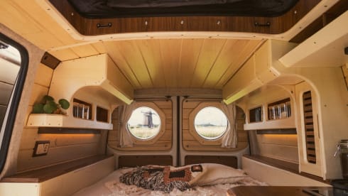 The Vancrafters – 2p Volkswagen campervan The Vancrafters Interior