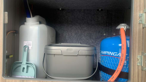 Essie  – 4 berth Volkswagen Campervan