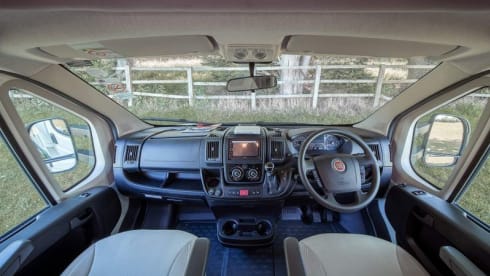 Dymond Camper – 6 berth Fiat 