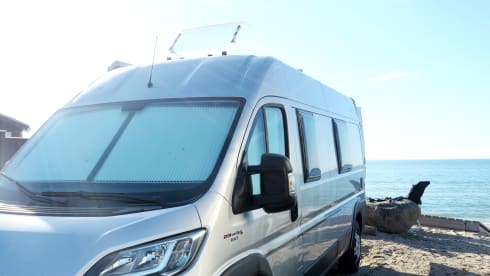 2 p. bus camper with longitudinal beds (AmorA 2017)