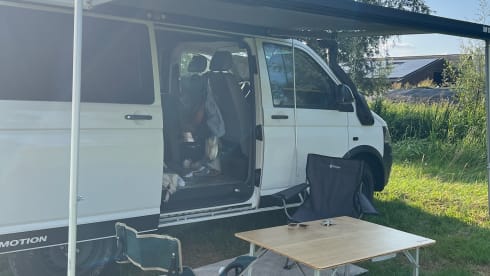 Dingle  – VW T5 4x4 Camper – Kompakt, modern & startklar für dein Abenteuer!