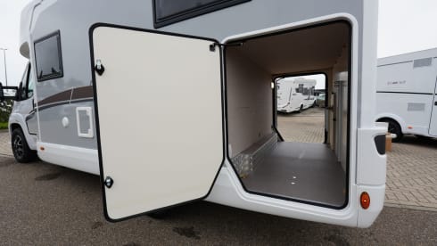 Utopia – 4p Peugeot semi-integrated uit 2024