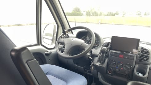 2-seater LMC semi-integrated from 2004