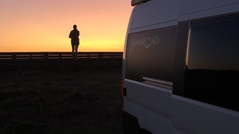 Vrijheid op wielen – Fully equipped camper with solar panel