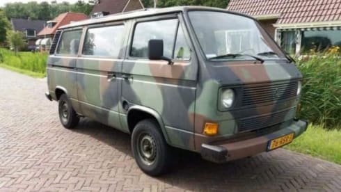 Campouflage  – 2p Volkswagen campervan from 1985