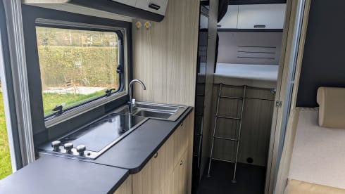 Sun Living  – 6p recent family camper from 2021 - Sun Living alcove