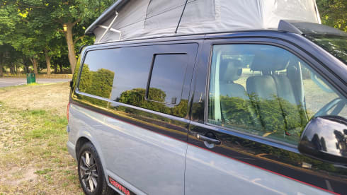 Rosie – 4 berth Volkswagen campervan from 2017