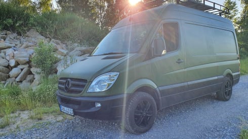 CHALO – Self-built camper with great attention to detail