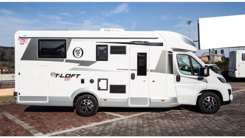 T-Loft 530 – Camper 5 posti Elnagh T-Loft 530 - 7,45 mt.