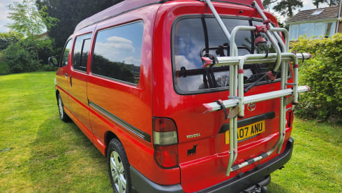 Dan – Toyota Hiace D4D 120 LWB campervan 