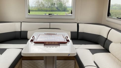 Discovery  – Discovery - 5 berth motorhome