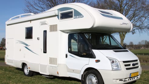 Super Brig 677 TC – Spacious Super Brig 677 TC with 6 berths and XXL garage!