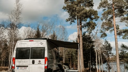 CampChamp – Brand new Campervan from 2024 with Skyloft, air conditioning and much more!