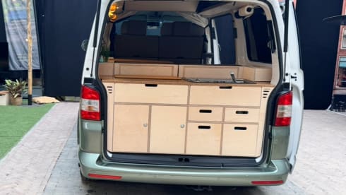 Ventje_CamperBuddy 2 – Ventje_Camper-Luxe VW T5 Automatik - 5 Sicherheitsgurtplätze 