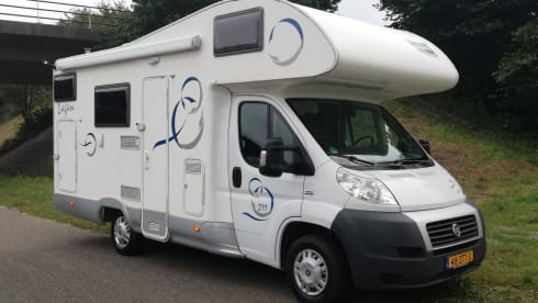 McLouis Lagan Alcove camper from 2008