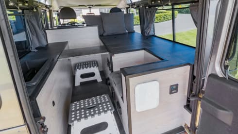 Louver – 2/3p Landrover Defender 110. Complete installation for your comfortable adventure